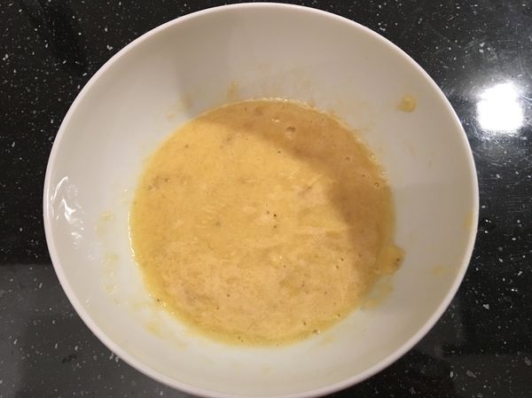 加入蛋液攪拌均勻