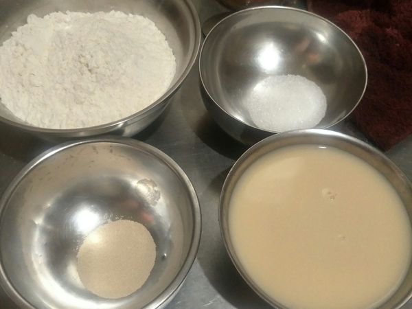 高粉→砂糖
酵母→養樂多