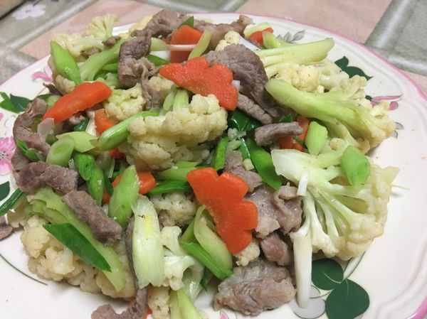 裝盤上桌享用～味道超搭的