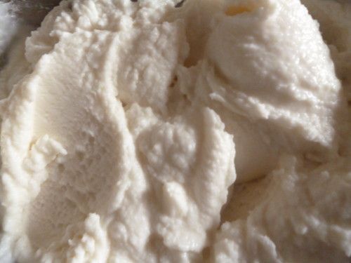 糯米粉加入太白粉和水攪拌均勻(不要太濕)