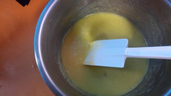 砂糖融化後～奶油也差不多融完了啦。