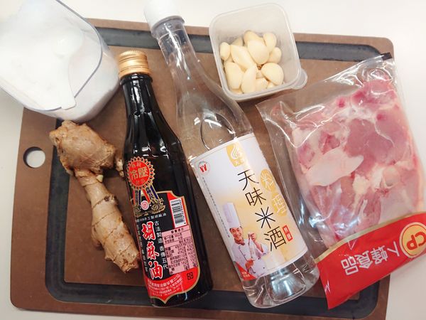 備料。
幾乎在全聯都能買到，除了薑要特別選台灣薑，湯的會更香醇，而在傳統市場比較找的到台灣薑