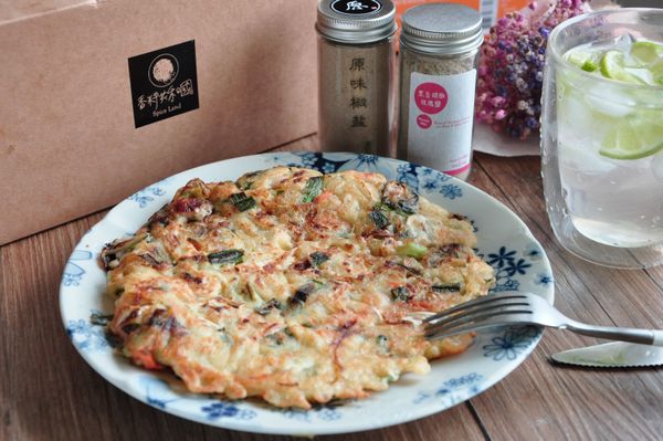 喜歡甚麼調味自己加入粉漿變化，會有不同的口感喔! 在家輕鬆享受可口美味的煎餅。