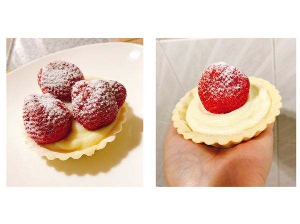 將烤好冷卻的塔皮、卡士達奶油醬和洗淨瀝乾水份的草莓準備好就可以組合囉！最後灑上些許糖粉～好吃的草莓塔完成✅