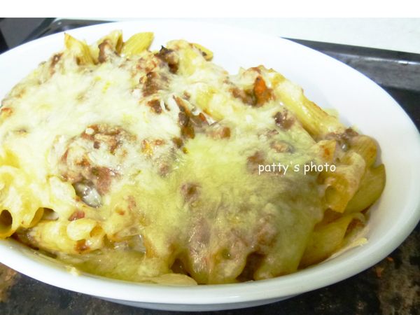 加映場。也可當成肉醬拌義大利麵，再撒上大量起司，送進烤箱成誘人的焗麵