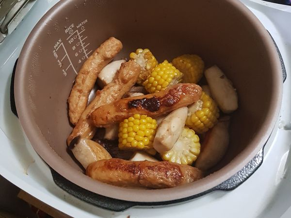 飛利浦萬用鍋無水模式
我會先用無水23分鐘的模式將厚的食材煮熟，
再淋點醬，用3分鐘的模式收乾