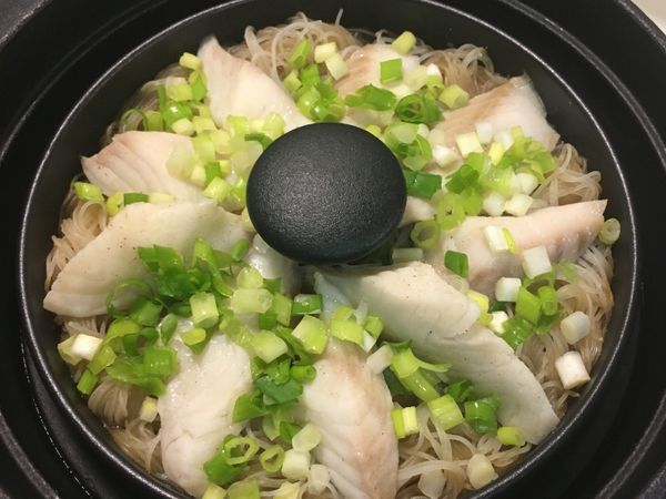 撒上蔥花再蓋蓋燜2分鐘即可完成
