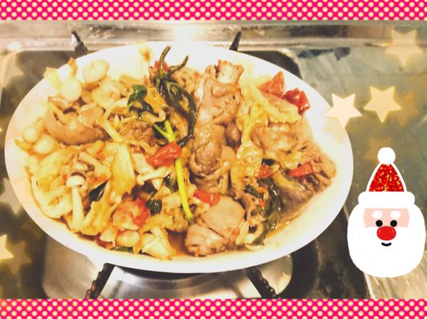 雞肉熟透後起鍋，可以轉一些胡椒更有風味