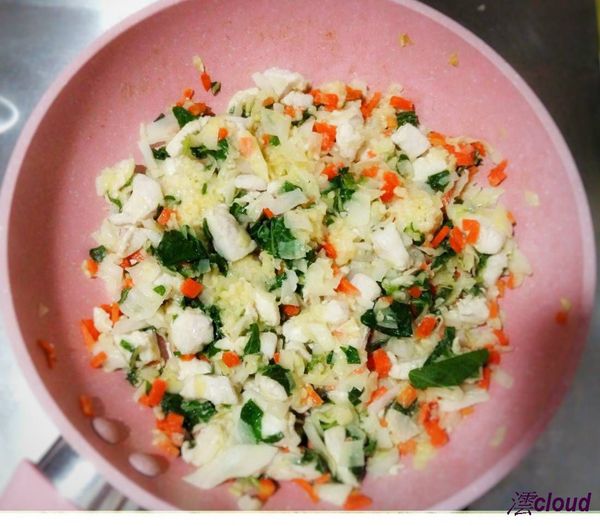 再放入莧菜、魚柳、小米