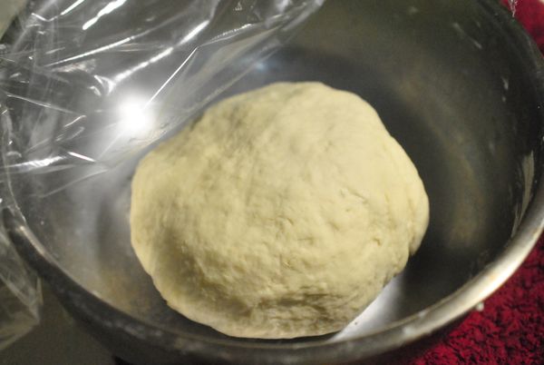 蓋上保鮮膜醒30分鐘.