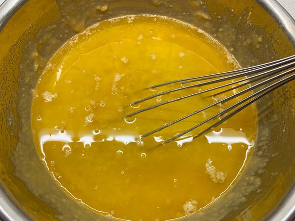 再加入奶油拌勻