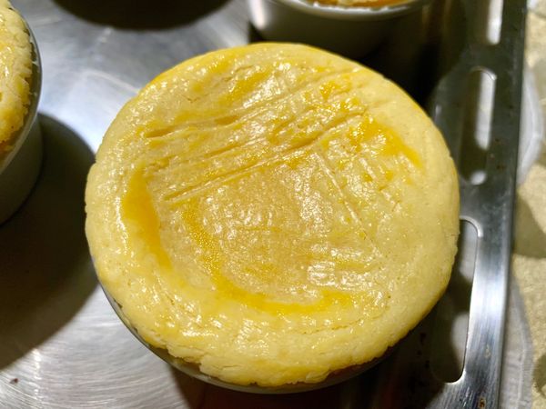 入烤箱以上下火170度烤30分即可