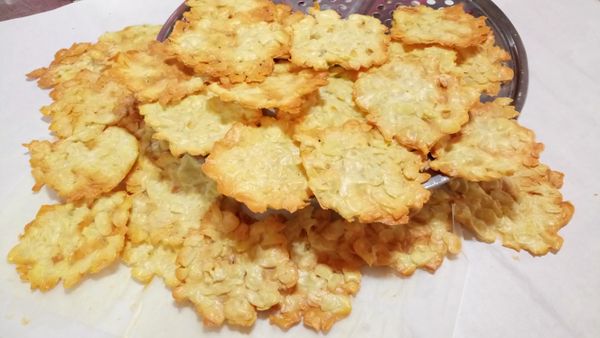 放涼後記得裝入保鮮盒內，以免受潮變軟。