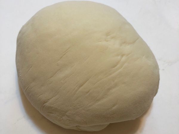 麵團揉一下，讓表面光滑點～