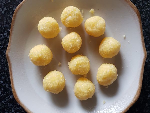 分成10份放冷凍變硬（至少30分鐘）