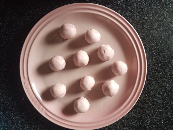 將油皮包入油水皮中