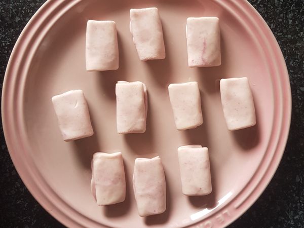 折好後再桿平折三折（如剛才的步驟）然後鬆弛靜置10分鐘