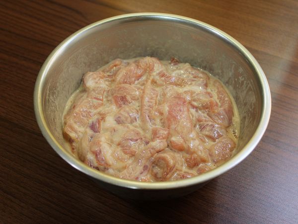 加入太白粉拌勻