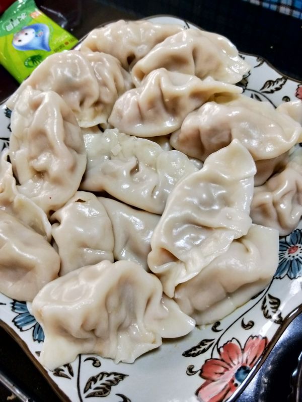 包水餃的過程就省略
飽滿的水餃出爐嘍!