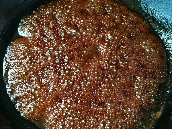 醬汁收乾到這樣焦糖色.稠稠的