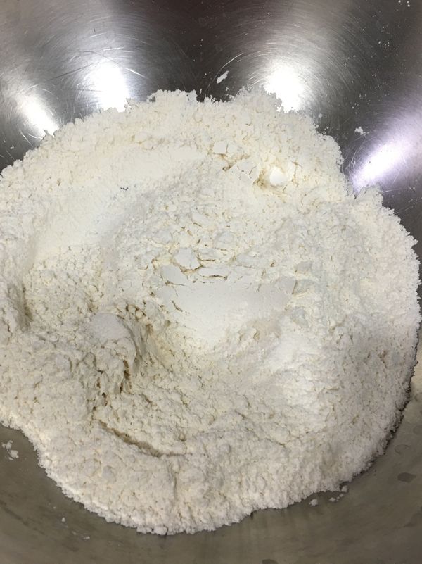把所有粉類混合均勻