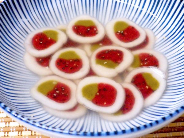 煮一鍋水，水煮沸後放下脆圓，待脆圓浮起即可撈起