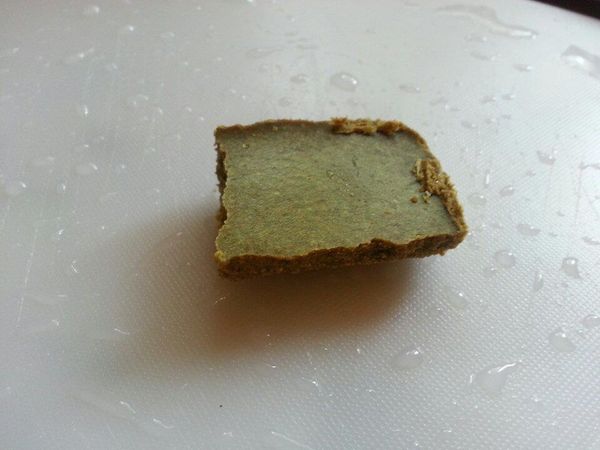 取穀盛綠咖哩一小塊，