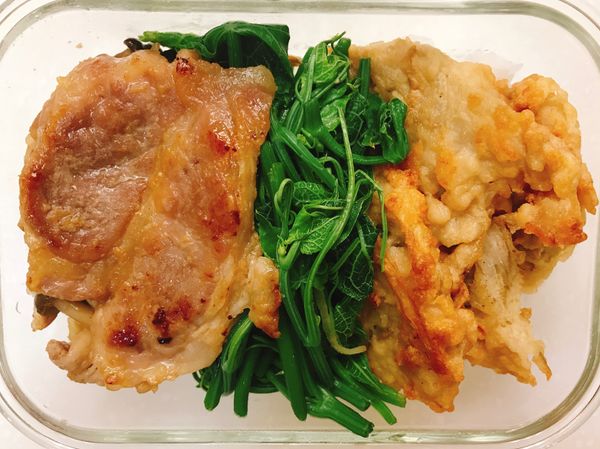 0. 龍鬚菜的長長鬚鬚都去掉，比較粗的莖也要去一下外皮
1. 中火熱油下薑絲，薑的香氣傳出後下龍鬚菜
2. 稍微拌炒一下讓菜都碰到油，加水蓋上鍋蓋蒸煮一下（2分）
2. 加鹽拌勻就完成囉！