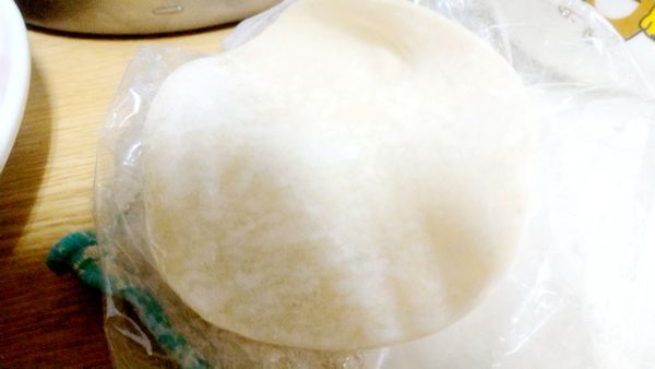 準備水餃皮