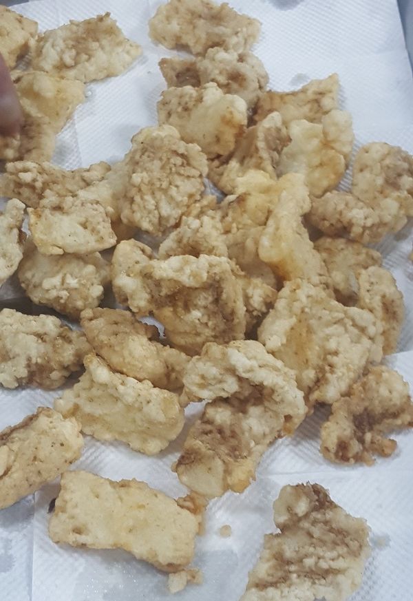 炸至金黃撈起備用