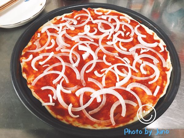 平均放上洋蔥（喜歡洋蔥可以多放一點）