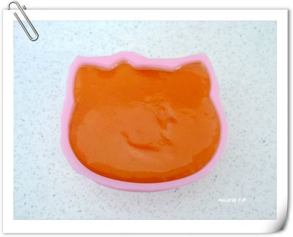 步驟9將焦糖倒入凝固的蛋汁上面