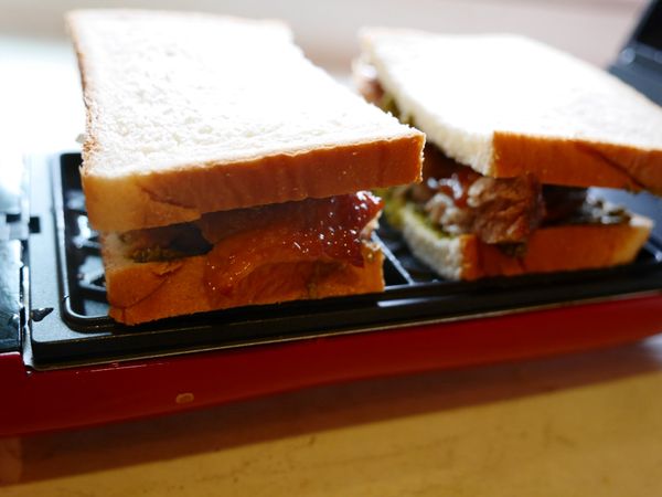 蓋上烤模後等待3-5分鐘即可。