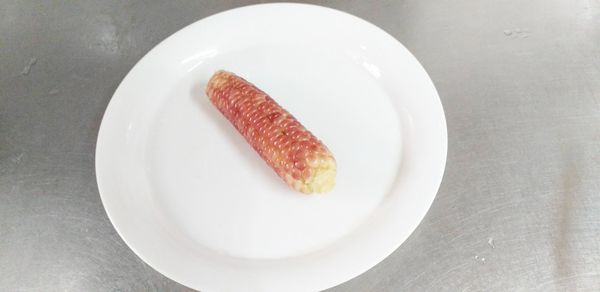 白的、黃的、紫的玉米皆可。