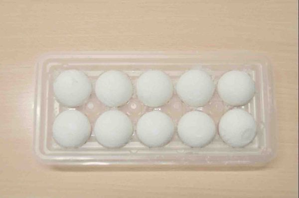 市售紅豆湯圓一盒。