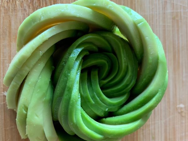 修整形狀，調味，可以用鹽或是風味鹽（我喜歡搭配的是摩洛哥鹽，帶一點孜然的香氣～