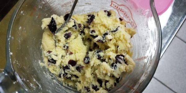 蔓越莓可看大小，太大的用剪刀剪半