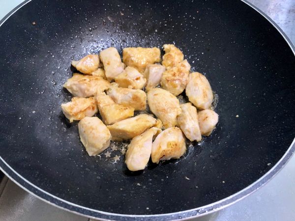 不用洗鍋煮，續煎雞丁