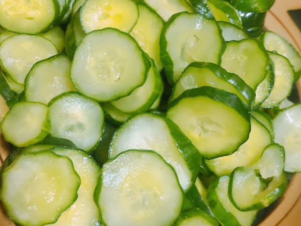 30分鐘後，用手將多餘的水份擰乾