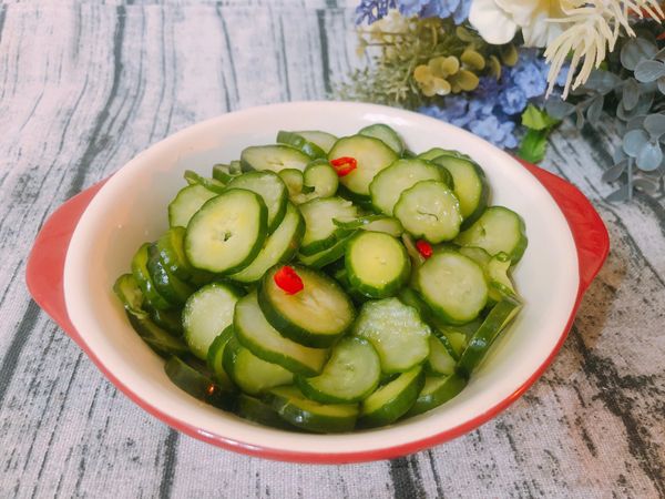 清爽好吃的涼拌小黃瓜就完成囉