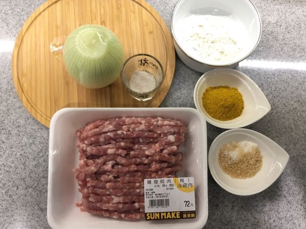 餡料材料如圖。