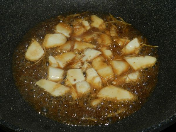 加入所有調味料烹煮