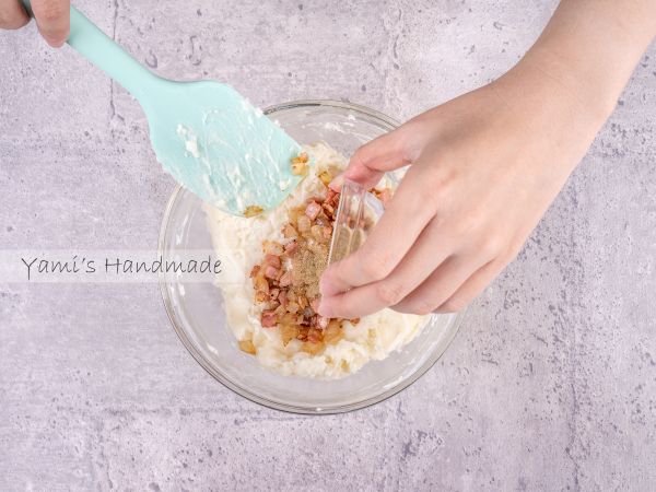 加入一點黑胡椒粉提味