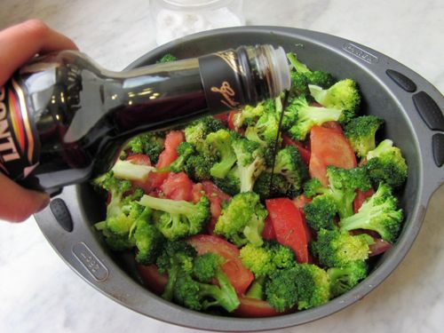 淋上紅酒醋. 愛酸不怕酸就多淋一些 XD