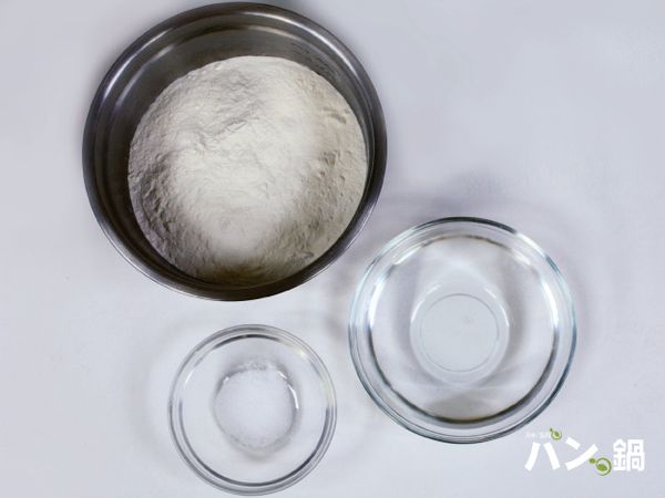 -麵條配方參考-
中筋麵粉400克
鹽4克
水190ml