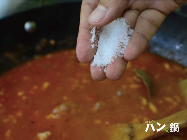 加入鹽巴(1/2茶匙)
(調味皆以個人喜好做調整)