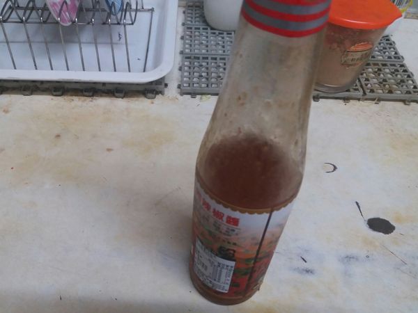 補充辣椒醬是這種的。