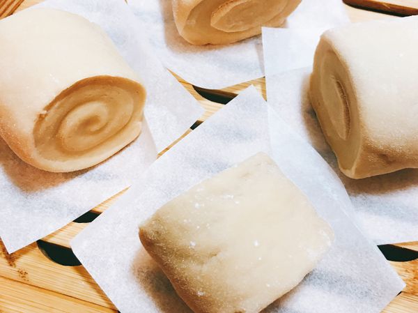 捲成長條型再切成相當的等份， 做第二次發酵約20分鐘就可以蒸了喔！