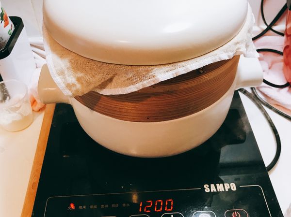 冷水大火蒸20分鐘 關火後 打開一點先3分鐘後再全開 即可取出！