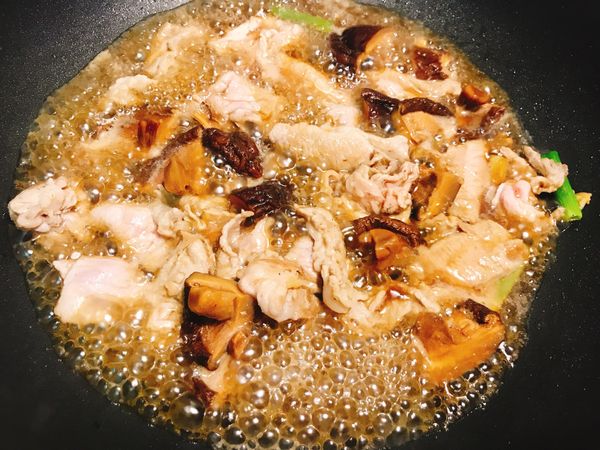 6. 等至稍微收汁。